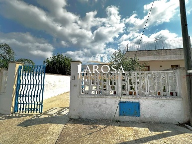 Foto Villa unifamiliare a Melendugno Torre Specchia Ruggeri di 126 m²