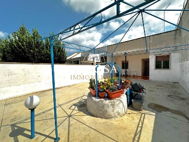 Foto Villa unifamiliare a Melendugno Torre Specchia Ruggeri di 126 m²