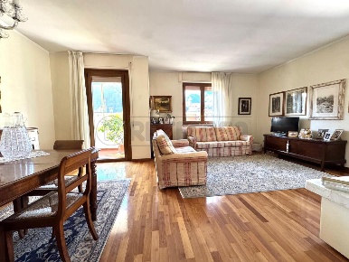 Foto Appartamento a Valdagno Centro di 123 m² con 8 locali in vendita