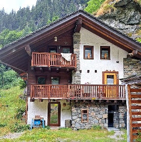 Foto Casa indipendente in località castel, Gressoney-Saint-Jean di 195 m²