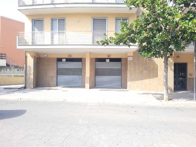 Foto Negozio in VIA LIBERTA 28, Trinitapoli di 80 m² con 2 locali