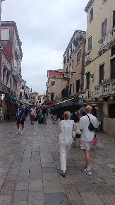 Foto Negozio in Strada nuova, Venezia Alberoni di 40 m² con 4 locali
