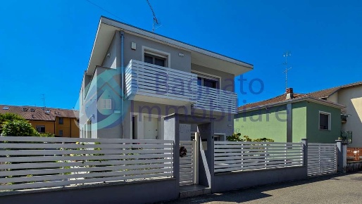 Foto Villa unifamiliare in Via Respighi 5, Novara Torrion Quartara