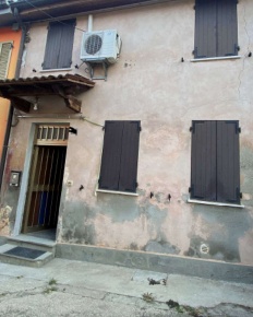 Foto Appartamento in Via Bugno, Dosolo di 109 m² con 4 locali in vendita
