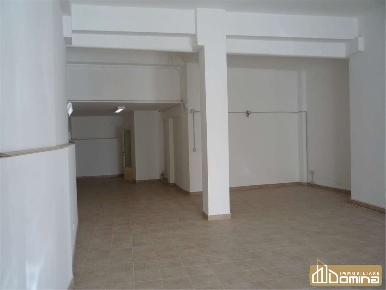 Foto Negozio in Via Fanti, Ancona Centro Storico di 79 m² con 1 locali