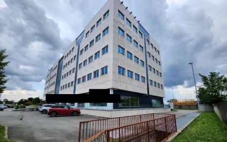 Foto Ufficio in Strada SP 13, Concorezzo Centro di 660 m² con 1 locali