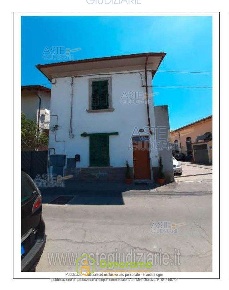 Foto Casa indipendente a Pistoia di 95 m² con 5 locali in vendita