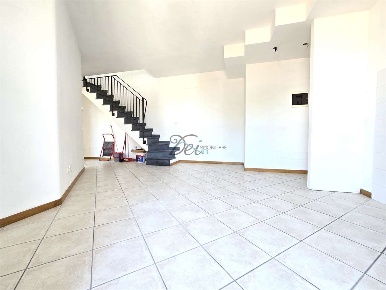 Foto Duplex in Via Martini, Lucca San Filippo di 118 m² con 5 locali