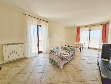 Foto Appartamento in Via Bazzarico, Bitonto Mariotto di 100 m² con 3 locali