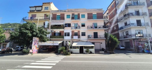 Foto Appartamento in Via Nazionale, Pizzo Centro di 142 m² con 4 locali