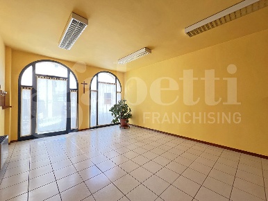 Foto Negozio a Pontelongo Centro di 61 m² in vendita