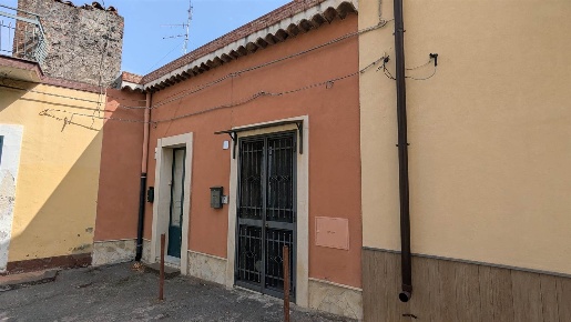 Foto Casa indipendente in VIA BADIA, Aci Catena Centro di 70 m² in vendita