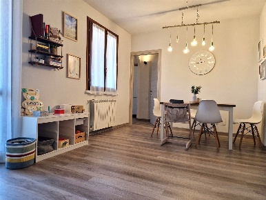 Foto Appartamento in Via Rosselli, Cecina Marina di Cecina di 65 m²