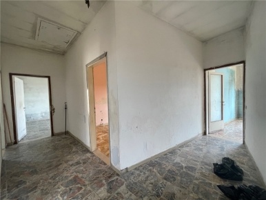 Foto Appartamento in VIA MENABUOI, Firenze di 110 m² con 5 locali