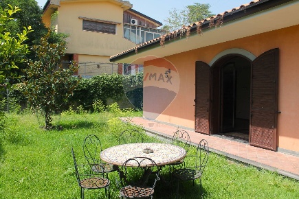 Foto Villa singola in Via Delle Gardenie, Mascalucia Centro di 163 m²