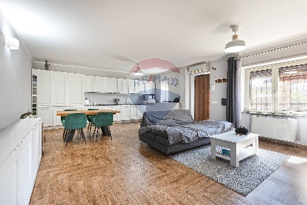 Foto Appartamento in Via Vasiano, Ronciglione Centro di 70 m² con 4 locali