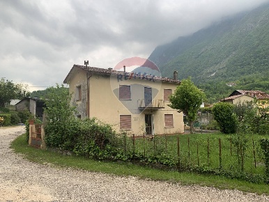 Foto Villa singola a Vittorio Veneto Nove San Floriano di 130 m² in vendita