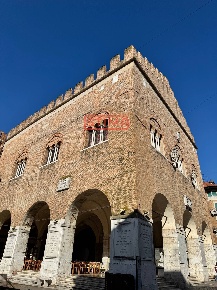 Foto Negozio a Treviso di 150 m² in affitto