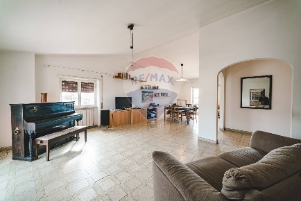 Foto Appartamento a Guidonia Montecelio Pichini di 144 m² con 5 locali