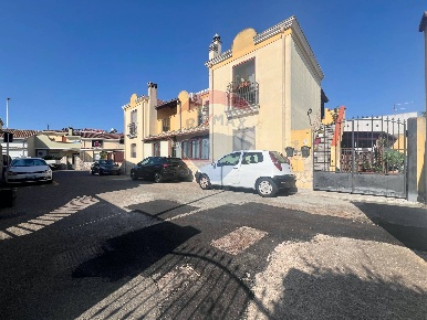 Foto Case semi ndipendenti a Quartucciu Centro di 74 m² con 3 locali