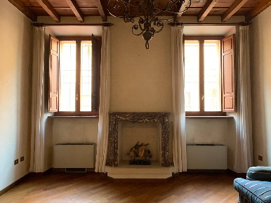 Foto Casa indipendente a Mantova Centro di 426 m² con 7 locali in vendita