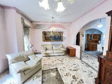 Foto Appartamento in Via Giuseppe Garibaldi, Misterbianco Centro di 110 m²