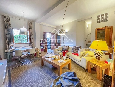 Foto Casa indipendente in via colombo, Viareggio Lungomare di 90 m²