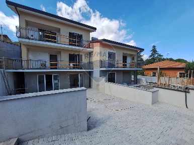 Foto Villa a schiera in GESUALDO BUFALINO, Pedara Centro di 240 m²