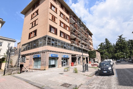Foto Ufficio in via De Conciliis, Avellino di 123 m² con 4 locali