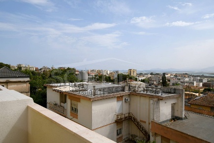 Foto Appartamento a Cagliari Tuvixeddu di 120 m² con 4 locali in affitto