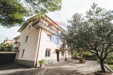 Foto Appartamento in Via Michelangelo Buonarroti, Guidonia Montecelio