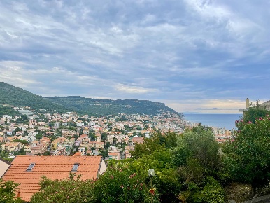 Foto Appartamento in Via Piave, Pietra Ligure Centro di 49 m² con 2 locali