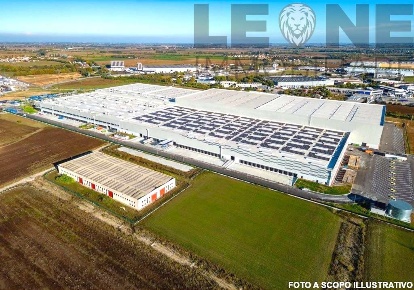 Foto Capannone industriale in VIA PER SASSUOLO, Vignola di 8890 m²