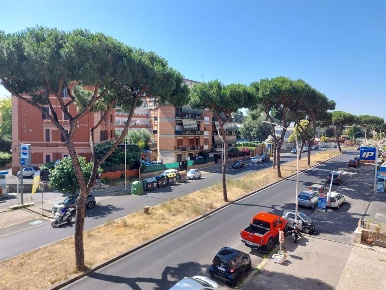 Foto Appartamento in Via Virginia Agnelli 2, Roma di 113 m² con 3 locali