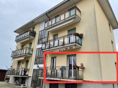 Foto Appartamento in Via Del Fontanone, Azzate Centro di 80 m² con 3 locali