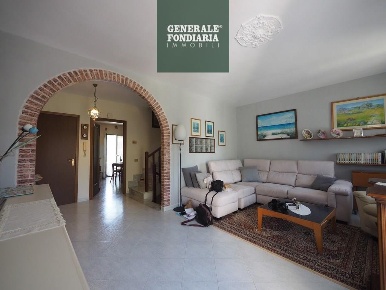 Foto Villa a schiera a Bolano di 135 m² con 6 locali in vendita