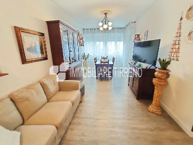 Foto Appartamento a Massa Centro di 93 m² con 4 locali in vendita