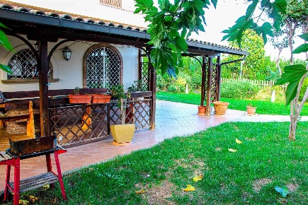 Foto Appartamento a Rosignano Marittimo Vada di 218 m² con 7 locali