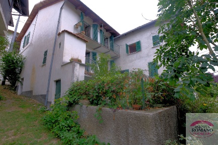 Foto Appartamento in Regione Gaini 10, Cartosio di 198 m² con 10 locali
