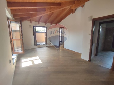 Foto Attico in via ligari, Turate Centro di 57 m² con 2 locali in vendita