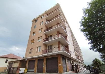 Foto Negozio a Susa di 46 m² con 3 locali in vendita