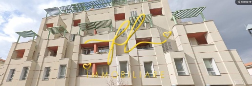 Foto Negozio a Cecina Cecina Centro di 62 m² con 2 locali in vendita