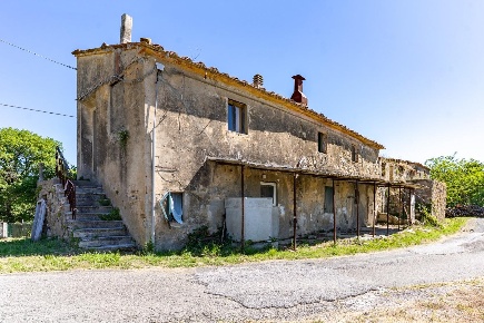 Foto Casale a Monteverdi Marittimo Centro di 600 m² con 16 locali