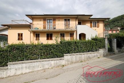Foto Appartamento a Borgo a Mozzano di 110 m² con 4 locali in vendita