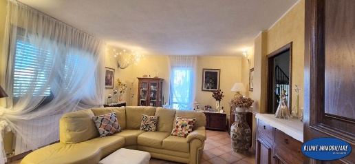 Foto Villa unifamiliare a Massarosa Bozzano, Quiesa di 210 m² con 6 locali