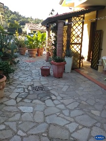 Foto Villa unifamiliare a Massarosa Bozzano, Quiesa di 210 m² con 6 locali