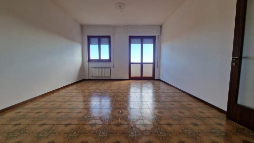 Foto Appartamento a Carrara Marina di Carrara di 98 m² con 5 locali