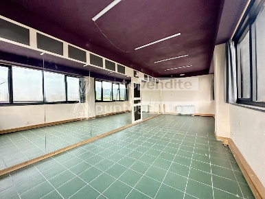 Foto Ufficio a Lucca San Concordio di 100 m² con 3 locali in affitto