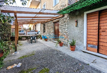 Foto Casa indipendente a Montignoso Zona Collinare Palatina di 80 m²