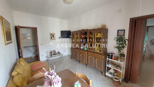 Foto Appartamento a Pontedera Oltrera di 95 m² con 5 locali in vendita